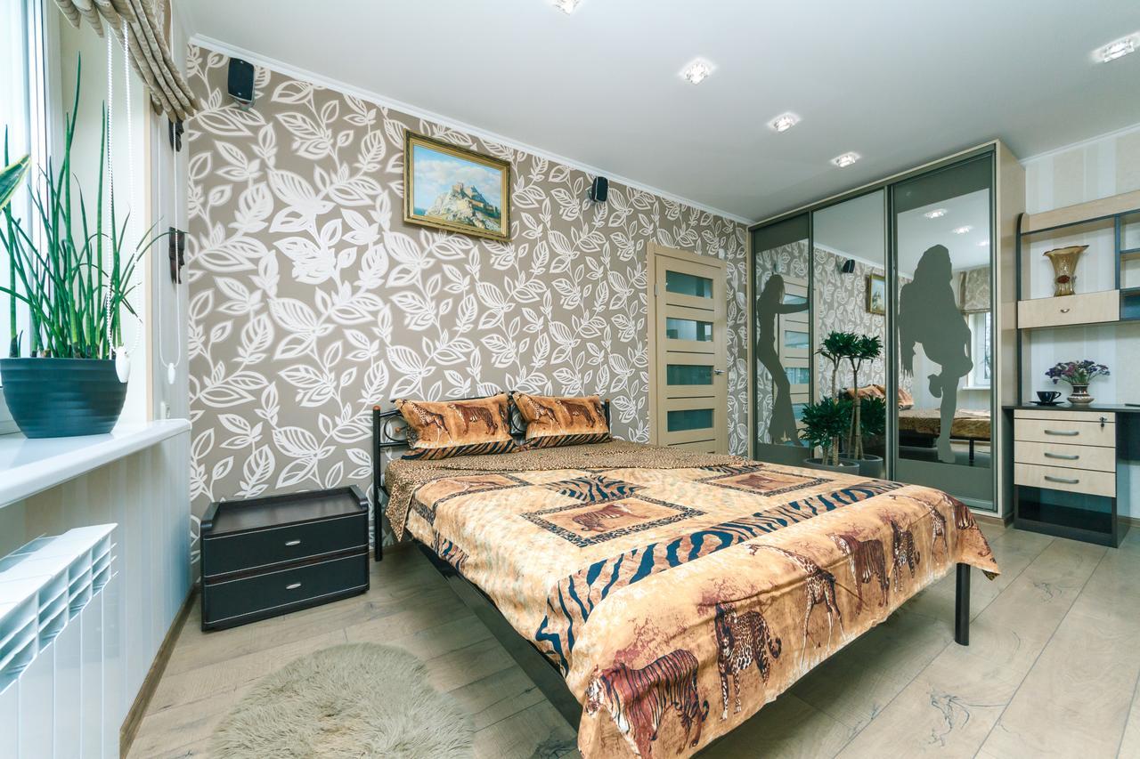 Apartment On Sevastopolska Square Киев Экстерьер фото
