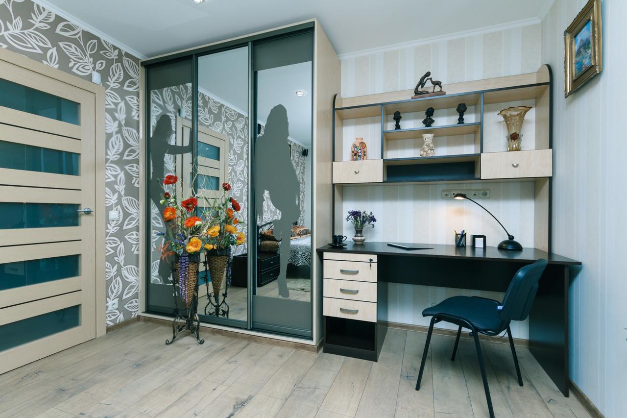 Apartment On Sevastopolska Square Киев Экстерьер фото